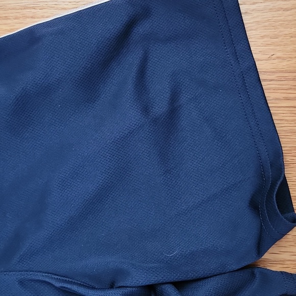 Adidas regular fit coupe standard shorts, size small (8) - Picture 11 of 16